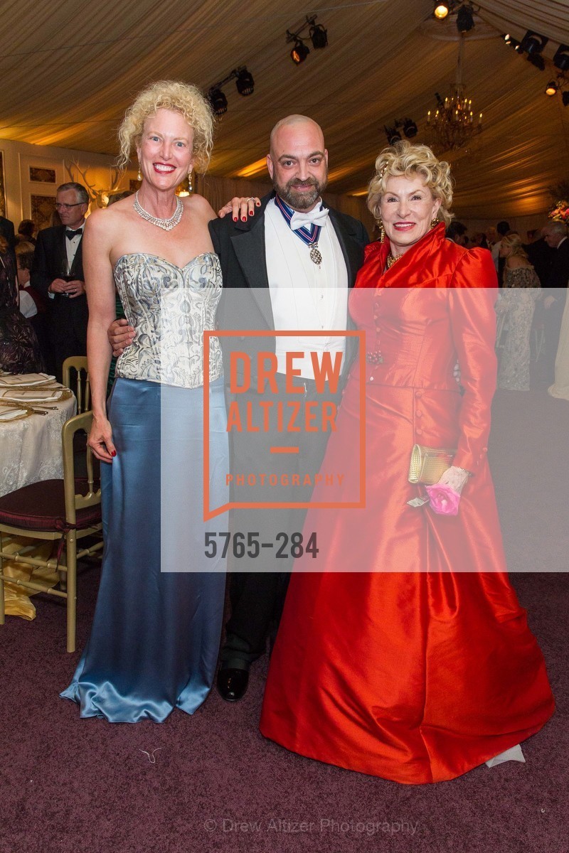Sharon Winslow, Christopher Verdosci, Jennifer MacCready, Gucci & Vogue Dinner, War Memorial Opera House. War Memorial Opera House, . 301 Van Ness Ave, Photo #5765-284 Sharon Winslow, Christopher Verdosci, Jennifer MacCready, Photo #5765-284