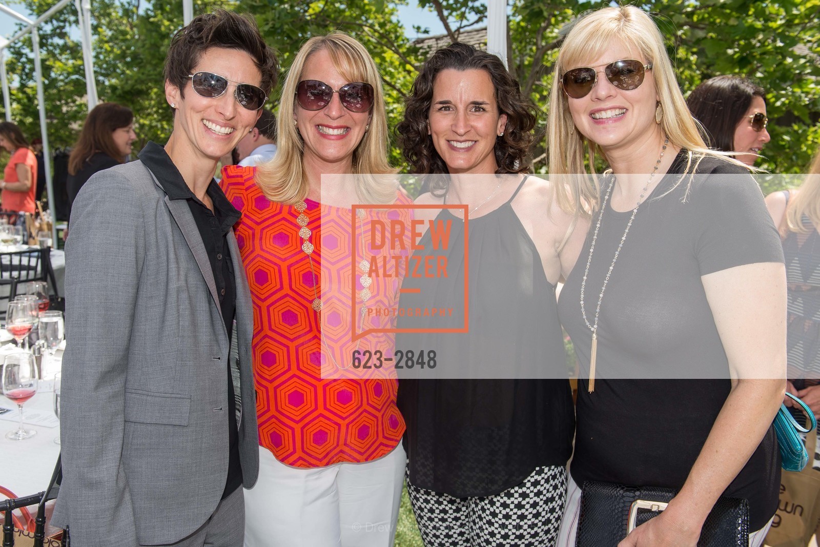 Jessica Meeks, Shannon Avina, Kim McNair, Suzanne Weinstock, INSIDE ANNE'S CLOSET for the Benefit of COLON CANCER SCREENING AWARNESS & RESEARCH, US, April 29th, 2015, Photo #623-2848 Jessica Meeks, Shannon Avina, Kim McNair, Suzanne Weinstock, Photo #623-2848