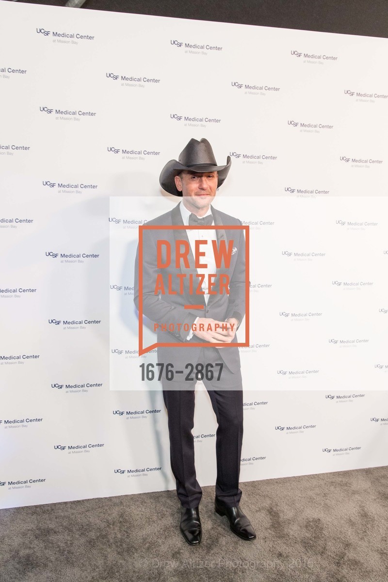 Tim McGraw, UCSF MEDICAL CENTER Champions Gala, US, January 11th, 2015, Photo #1676-2867 Tim McGraw, Photo #1676-2867