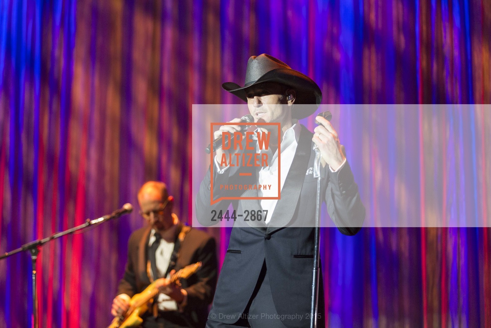 Tim McGraw, UCSF MEDICAL CENTER Champions Gala, US, January 11th, 2015, Photo #2444-2867 Tim McGraw, Photo #2444-2867