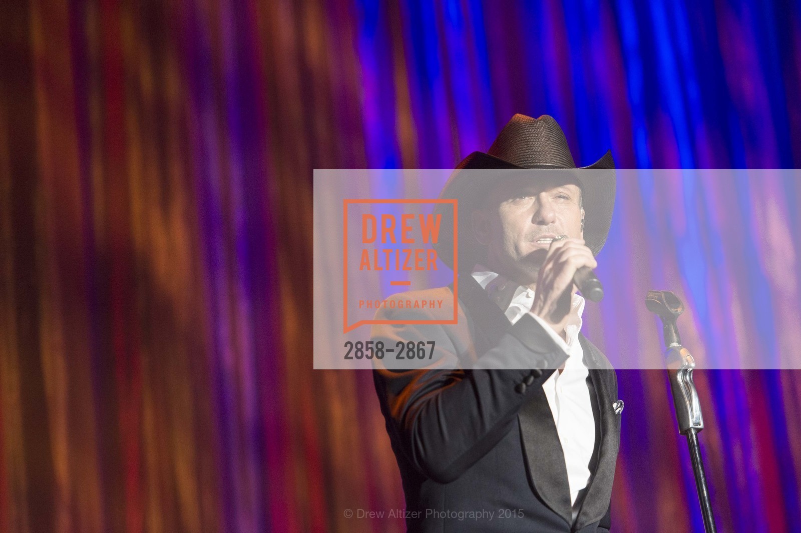 Tim McGraw, UCSF MEDICAL CENTER Champions Gala, US, January 11th, 2015, Photo #2858-2867 Tim McGraw, Photo #2858-2867