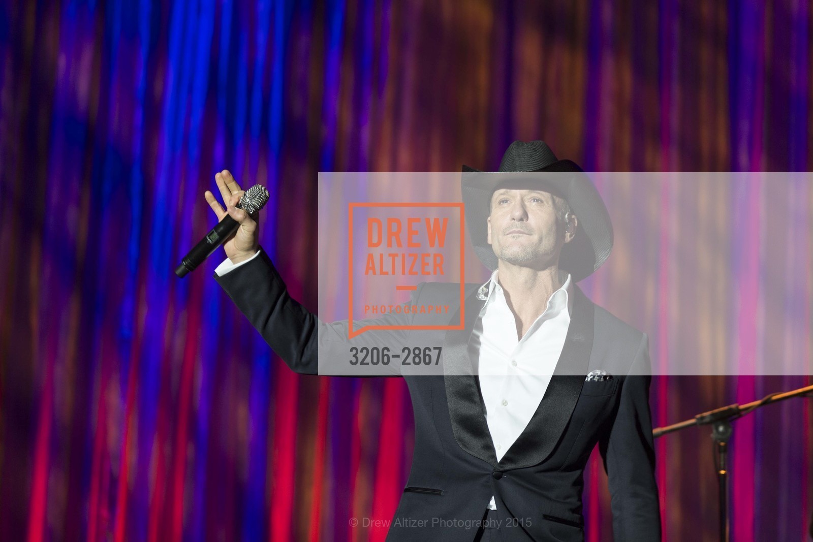 Tim McGraw, UCSF MEDICAL CENTER Champions Gala, US, January 11th, 2015, Photo #3206-2867 Tim McGraw, Photo #3206-2867