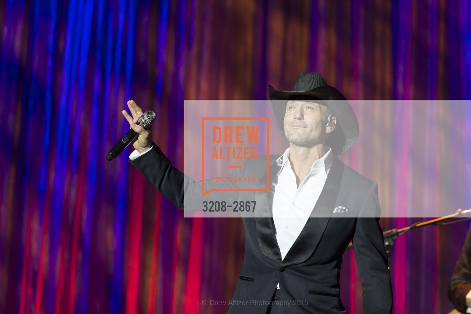 Tim McGraw, UCSF MEDICAL CENTER Champions Gala, US, January 11th, 2015, Photo #3208-2867 Tim McGraw, Photo #3208-2867