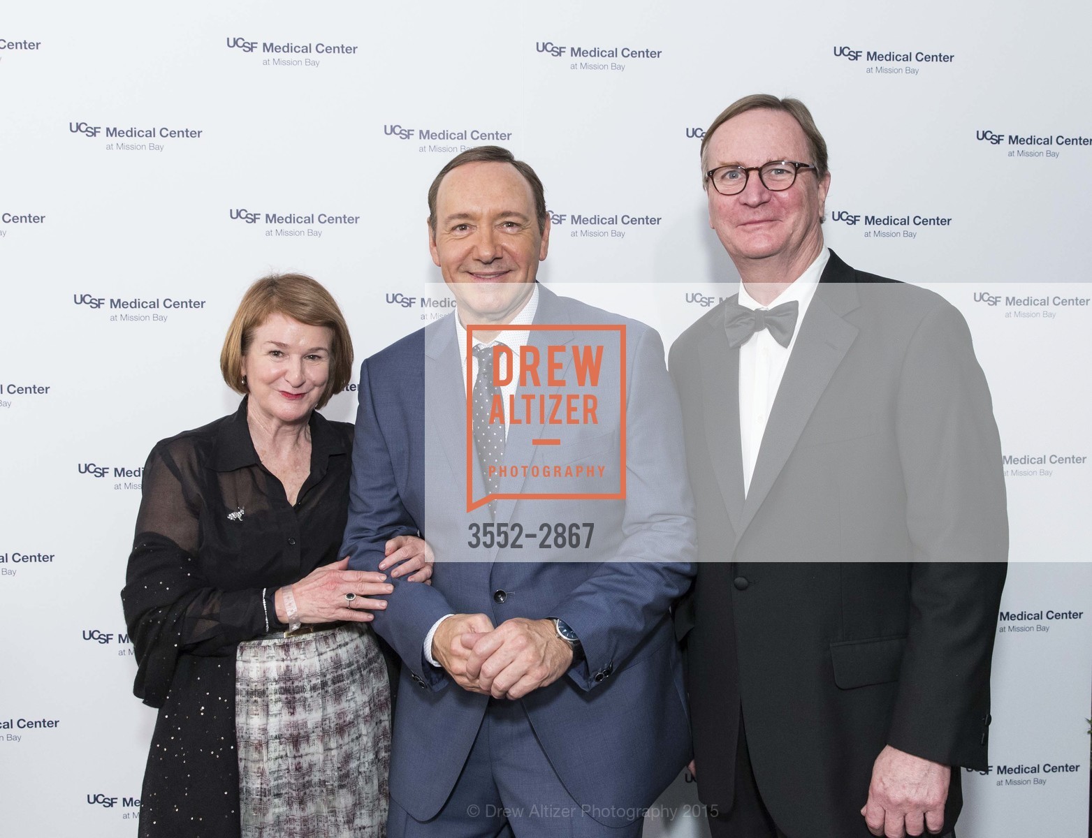 Jane Hawgood, Kevin Spacey, Sam Hawgood, UCSF MEDICAL CENTER Champions Gala, US, January 11th, 2015, Photo #3552-2867 Jane Hawgood, Kevin Spacey, Sam Hawgood, Photo #3552-2867