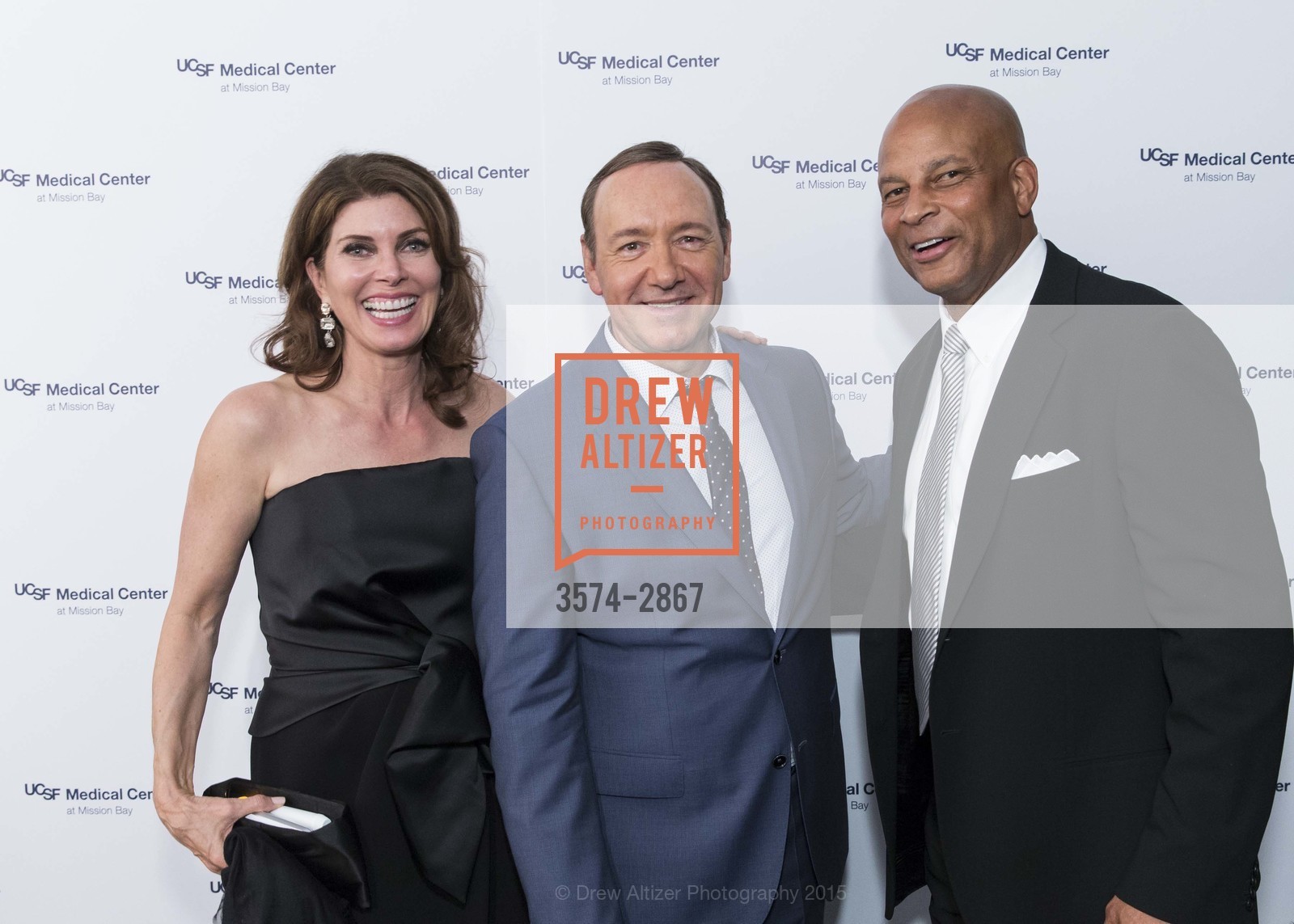 Karen Lott, Kevin Spacey, Ronnie Lott, UCSF MEDICAL CENTER Champions Gala, US, January 11th, 2015, Photo #3574-2867 Karen Lott, Kevin Spacey, Ronnie Lott, Photo #3574-2867
