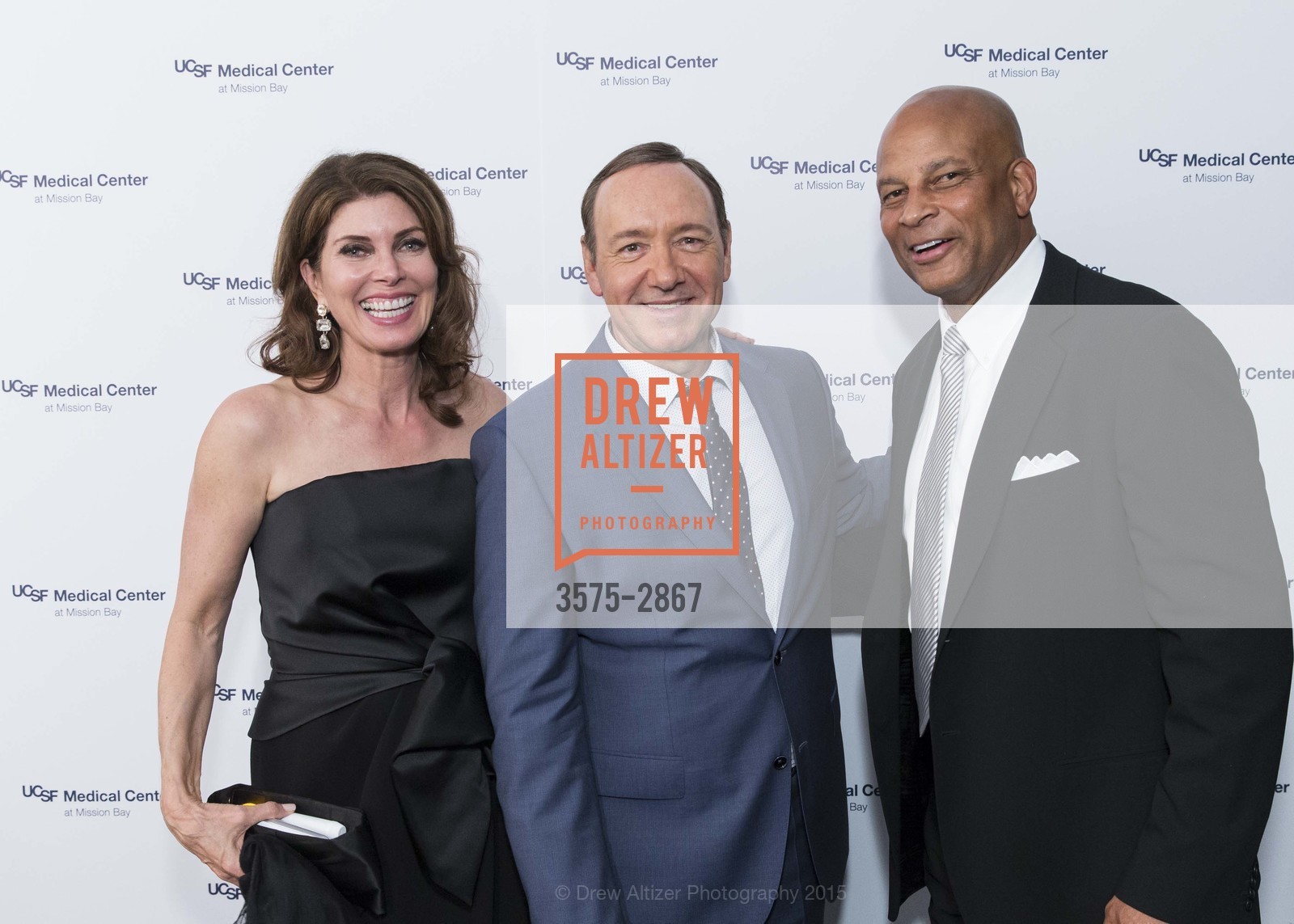 Karen Lott, Kevin Spacey, Ronnie Lott, UCSF MEDICAL CENTER Champions Gala, US, January 11th, 2015, Photo #3575-2867 Karen Lott, Kevin Spacey, Ronnie Lott, Photo #3575-2867