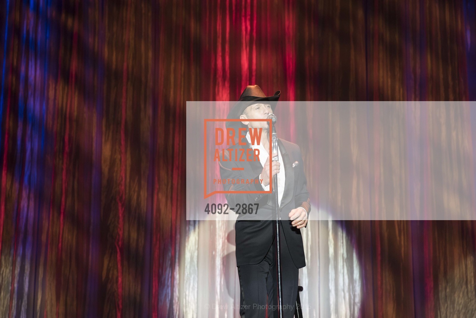 Tim McGraw, UCSF MEDICAL CENTER Champions Gala, US, January 11th, 2015, Photo #4092-2867 Tim McGraw, Photo #4092-2867