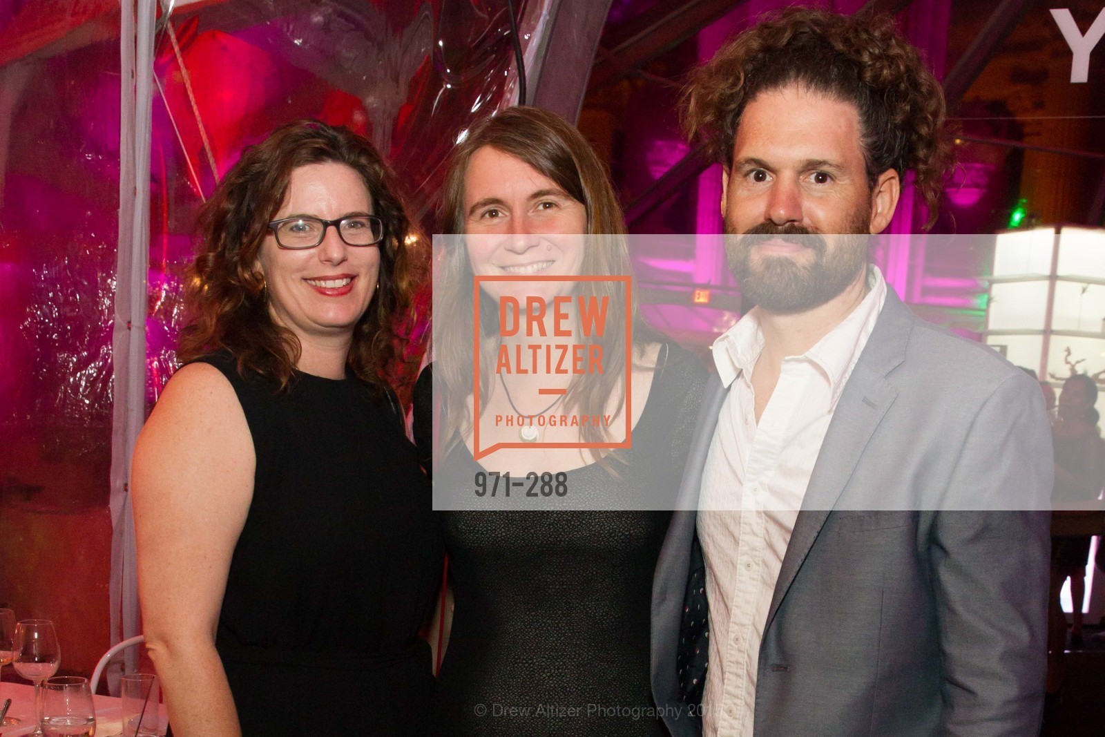 Karen Mauney Brodeck, Suzanna Douglas, Joseph McGovern, Gucci & Vogue Dinner, Palace of Fine Arts. Palace of Fine Arts, . 3301 Lyon St, September 19th, 2015, Photo #971-288 Karen Mauney Brodeck, Suzanna Douglas, Joseph McGovern, Photo #971-288