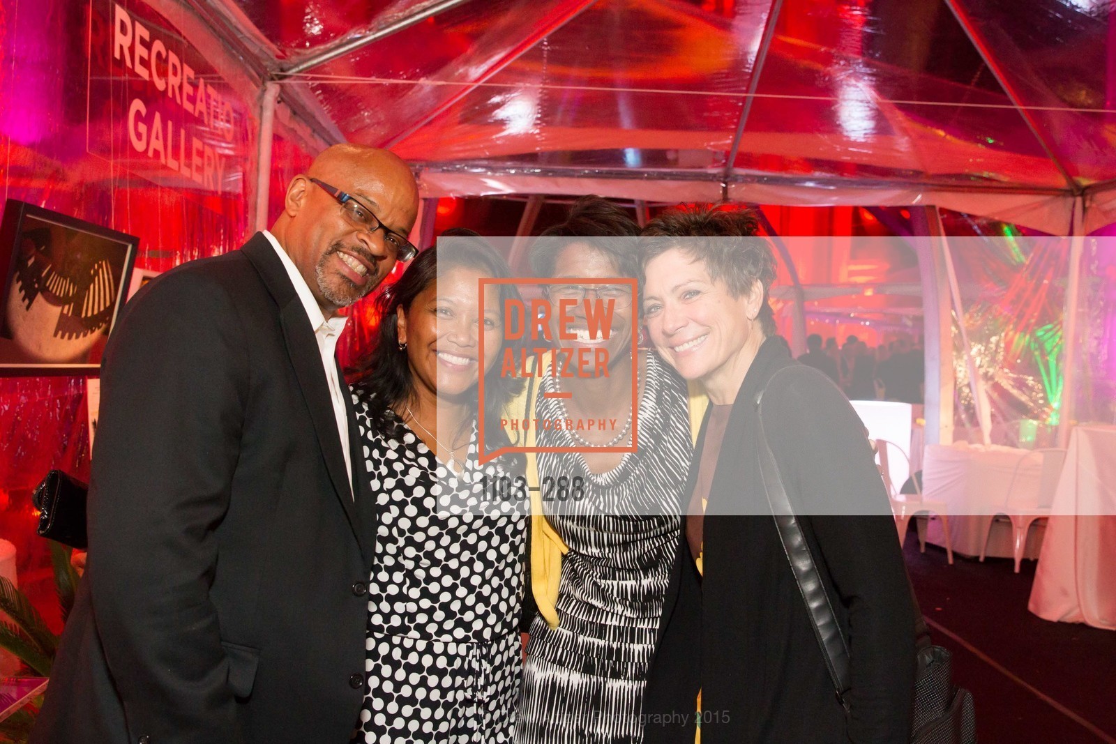 Eric McDonnell, Hydra Mendoza, Gail Hunter, Nadine Glinski, Gucci & Vogue Dinner, Palace of Fine Arts. Palace of Fine Arts, . 3301 Lyon St, September 19th, 2015, Photo #1103-288 Eric McDonnell, Hydra Mendoza, Gail Hunter, Nadine Glinski, Photo #1103-288