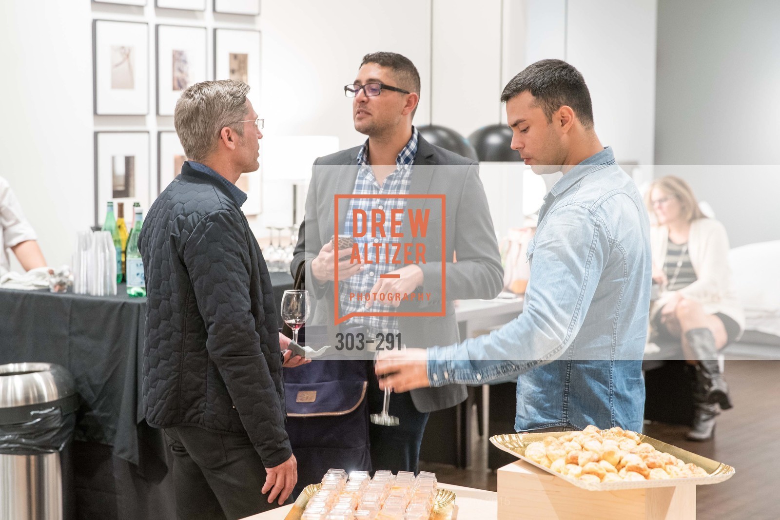 Roberto Tiscareno, Gucci & Vogue Dinner, Room & Board. Room & Board, . 685 Seventh St, September 16th, 2015, Photo #303-291 Roberto Tiscareno, Photo #303-291