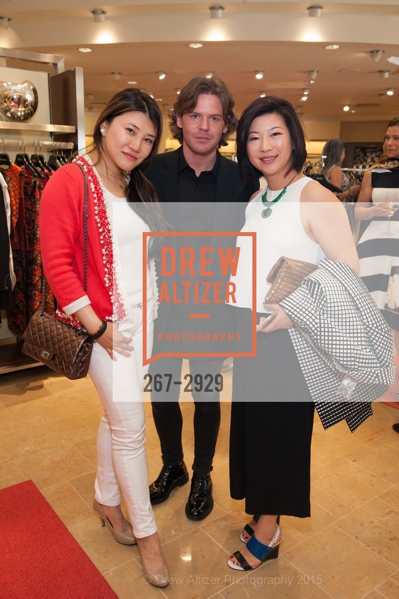 Jeannie Parker, Christopher Kane, Fion Shih, CHRISTOPHER KANE Makes Personal Appearance at NEIMAN MARCUS, US, Neiman Marcus, May 1st, 2015, Photo #267-2929 Jeannie Parker, Christopher Kane, Fion Shih, Photo #267-2929