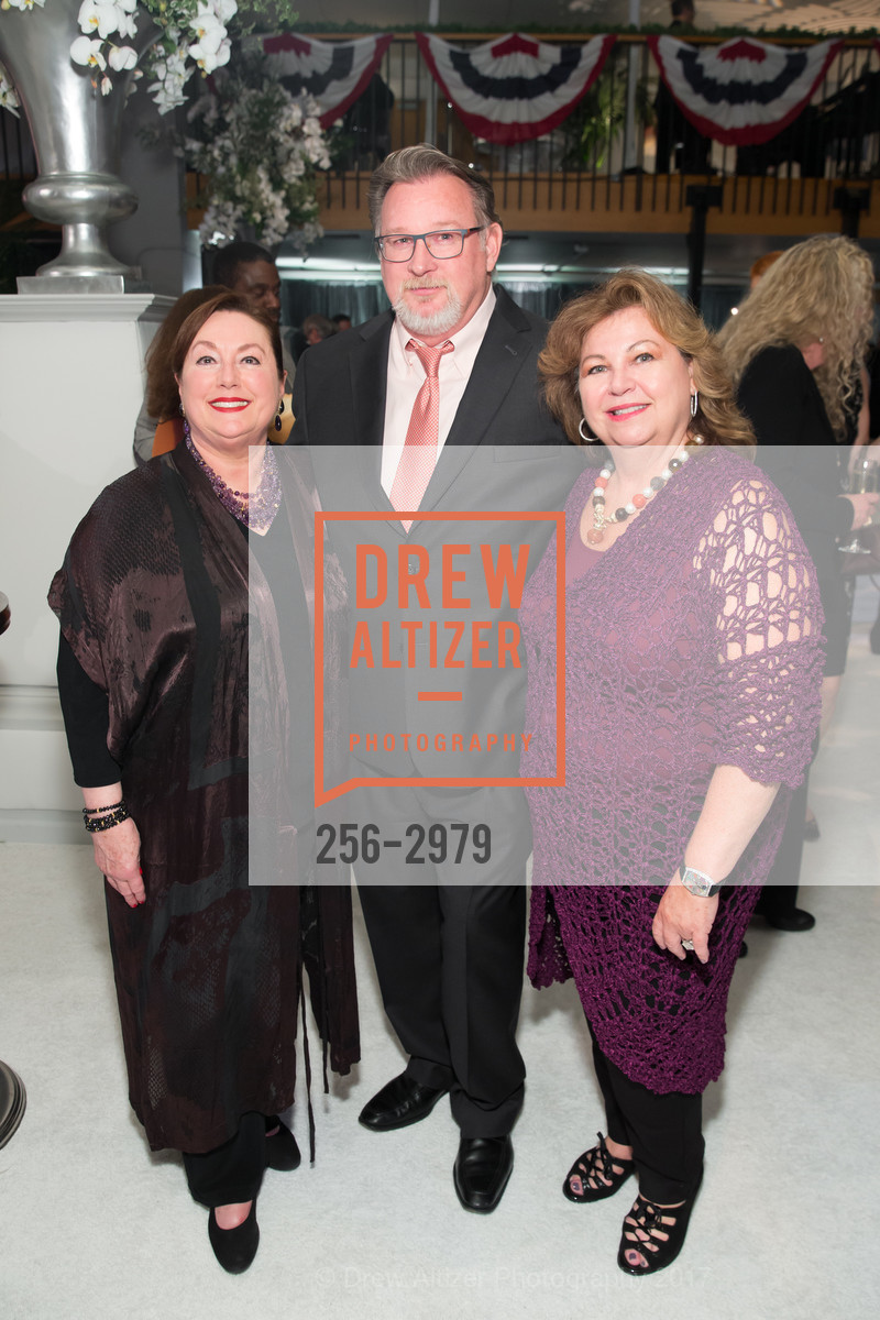 Pat Munday, Danny Klaes, Robin Klaes, Celebration of Life for Richard A. Stephens, Academy of Art University Auto Museum. 1849 Washington Street SF, October 19th, 2017, Photo #256-2979 Pat Munday, Danny Klaes, Robin Klaes, Photo #256-2979
