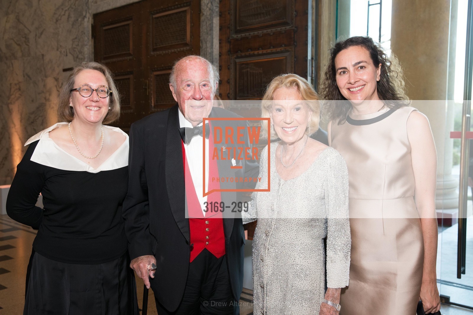 Jane Shaw, George Shultz, Charlotte Shultz, Sarah Ogilvie, Photo #3169-299