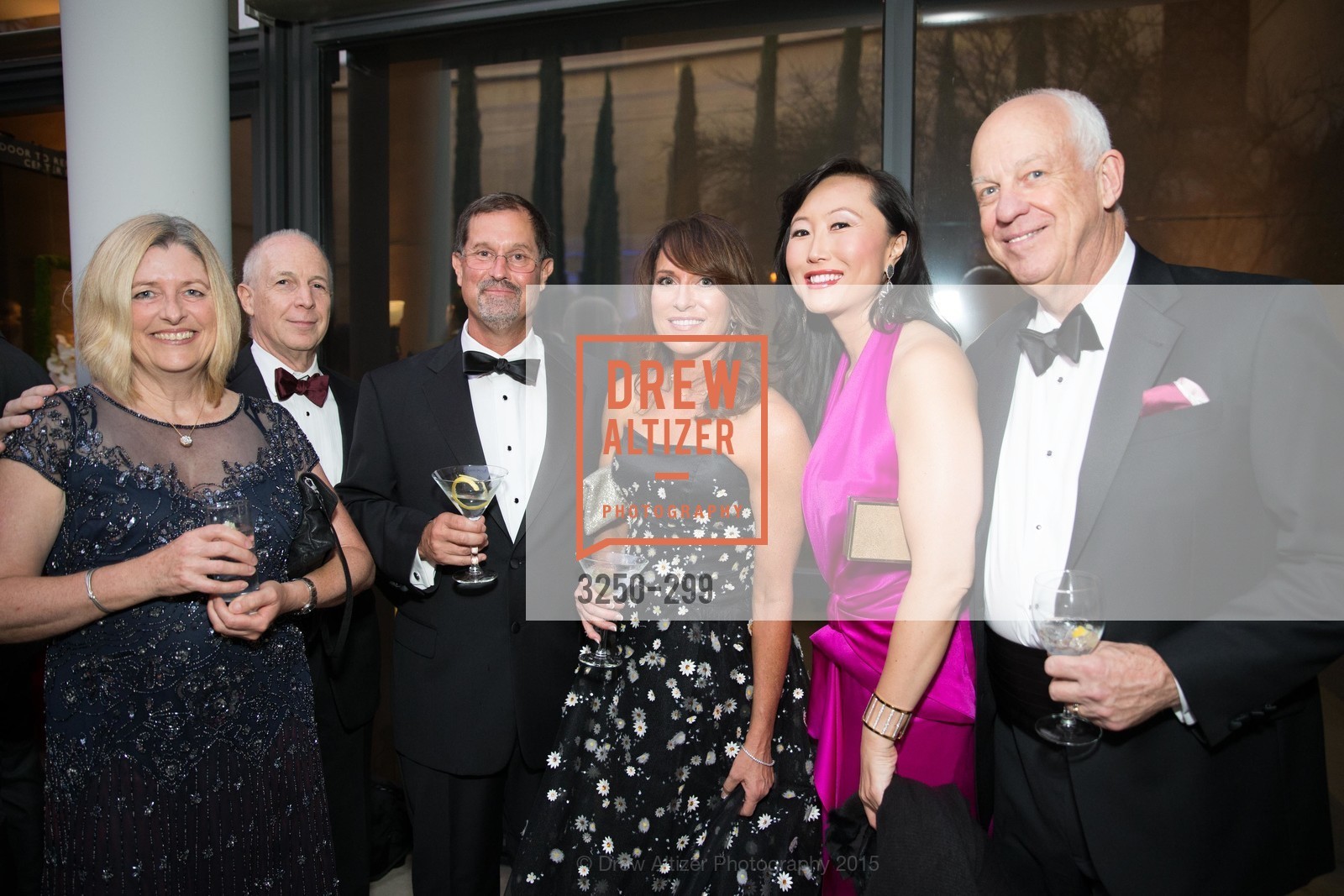 Diana Neiman, Martin Neiman, Sherri Douville, Arthur Douville, Gucci & Vogue Dinner, Stanford University. Stanford University, September 19th, 2015, Photo #3250-299 Diana Neiman, Martin Neiman, Sherri Douville, Arthur Douville, Photo #3250-299