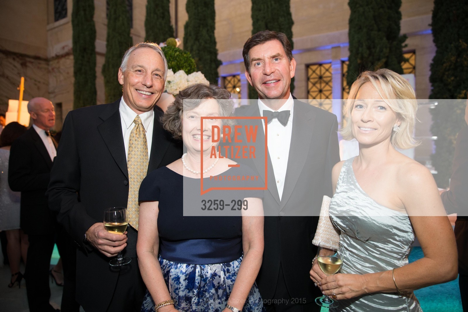 Michael Lempres, Debbie Shepherd, Michael Shepherd, Stephanie Lempres, Gucci & Vogue Dinner, Stanford University. Stanford University, September 19th, 2015, Photo #3259-299 Michael Lempres, Debbie Shepherd, Michael Shepherd, Stephanie Lempres, Photo #3259-299