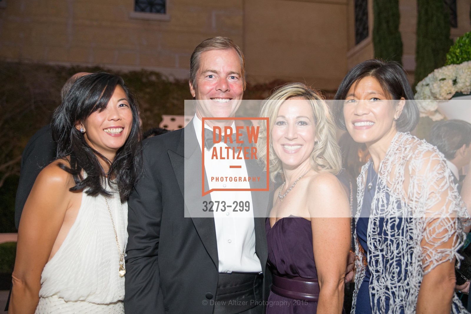 Betty Lee Forten, Craig Jorasch, Gina Jorasch, Nicole Thom, Gucci & Vogue Dinner, Stanford University. Stanford University, September 19th, 2015, Photo #3273-299 Betty Lee Forten, Craig Jorasch, Gina Jorasch, Nicole Thom, Photo #3273-299