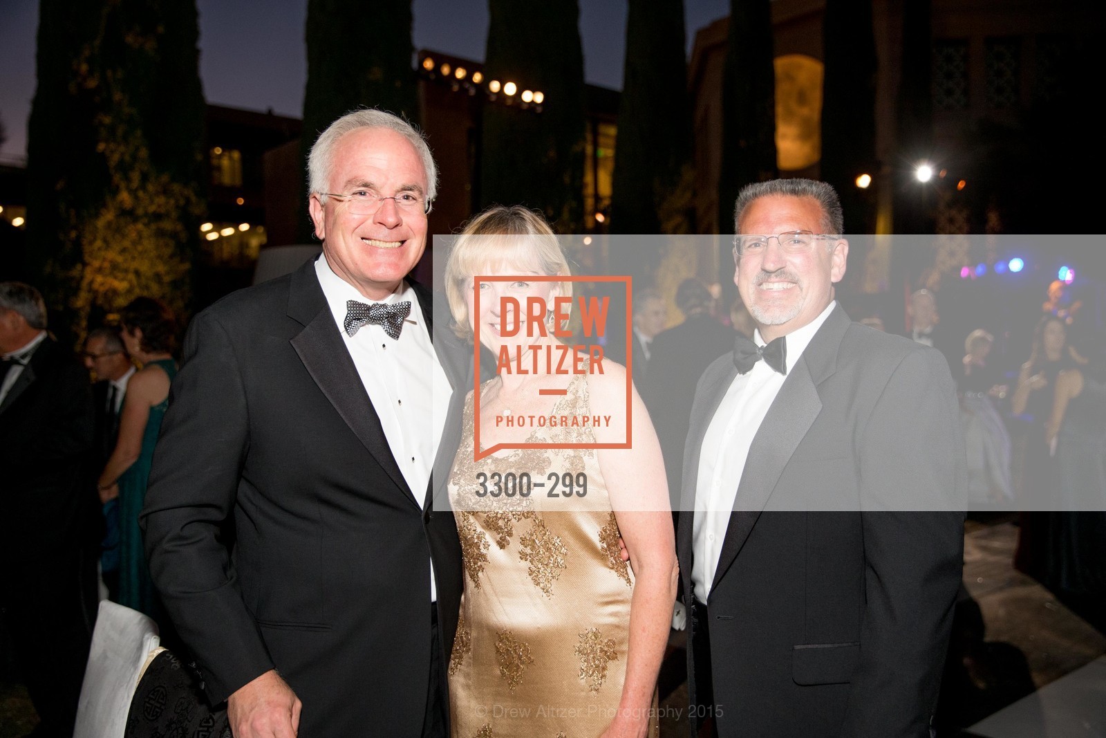 James McLaughlin, Kathy McMurtry, David Rozakis, Gucci & Vogue Dinner, Stanford University. Stanford University, September 19th, 2015, Photo #3300-299 James McLaughlin, Kathy McMurtry, David Rozakis, Photo #3300-299