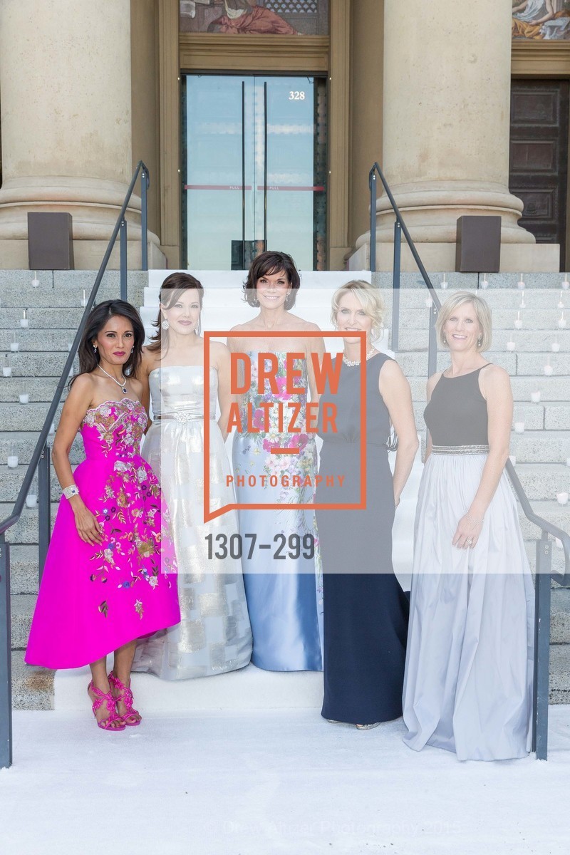 Komal Shah, Michele Kirsch, Lisa Mooring, Quintilla Shott, Amy Salisbury, Gucci & Vogue Dinner, Stanford University. Stanford University, September 19th, 2015, Photo #1307-299 Komal Shah, Michele Kirsch, Lisa Mooring, Quintilla Shott, Amy Salisbury, Photo #1307-299