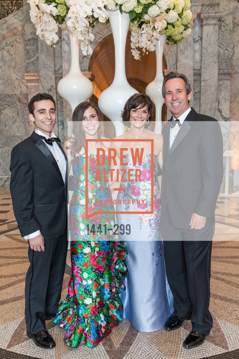 Robert Calzaretta, Elizabeth Mooring, Lisa Mooring, David Mooring, Gucci & Vogue Dinner, Stanford University. Stanford University, September 19th, 2015, Photo #1441-299 Robert Calzaretta, Elizabeth Mooring, Lisa Mooring, David Mooring, Photo #1441-299