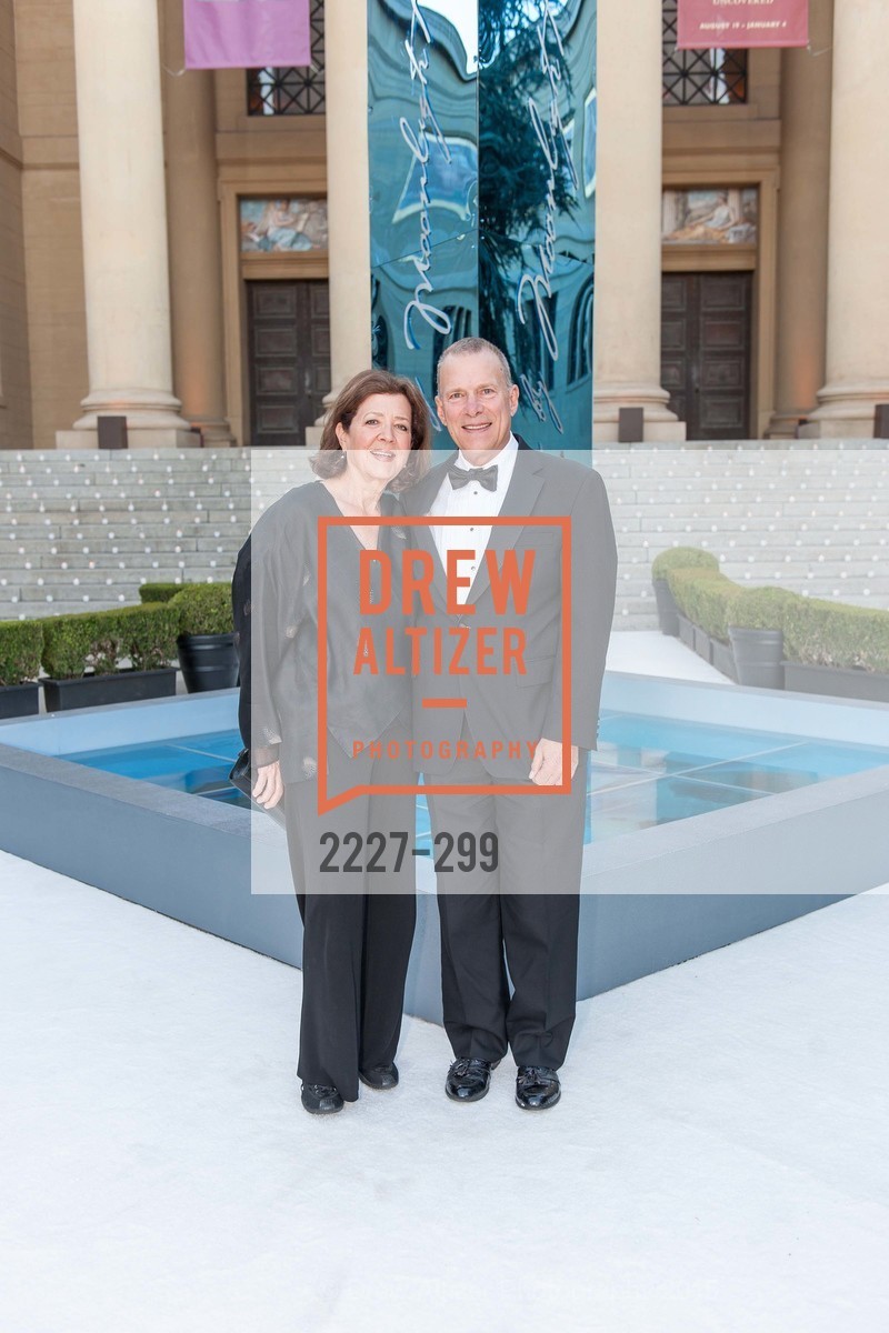 Linda Kemper, David Gockley, Gucci & Vogue Dinner, Stanford University. Stanford University, September 19th, 2015, Photo #2227-299 Linda Kemper, David Gockley, Photo #2227-299