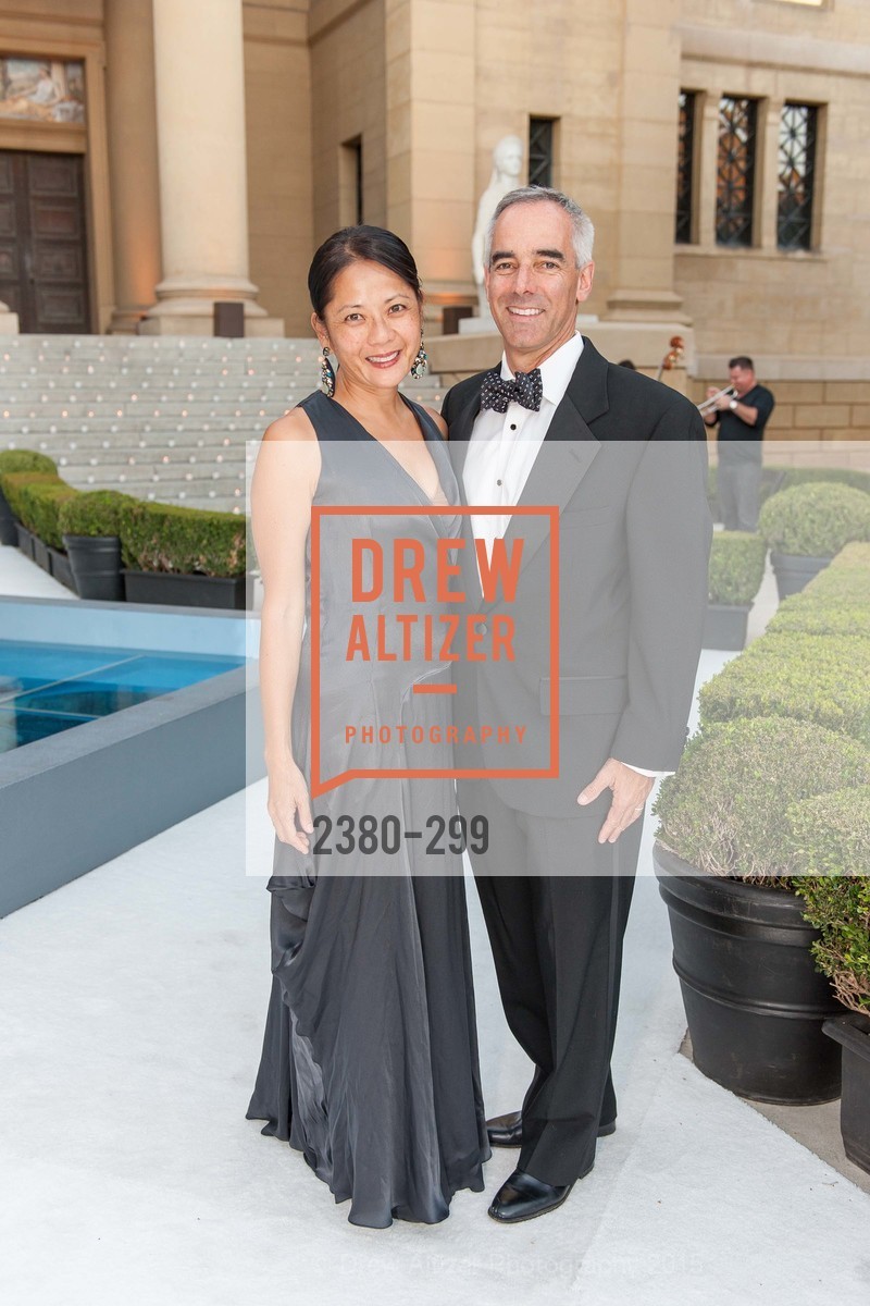 Susie Hwang, Matt Glickman, Gucci & Vogue Dinner, Stanford University. Stanford University, September 19th, 2015, Photo #2380-299 Susie Hwang, Matt Glickman, Photo #2380-299