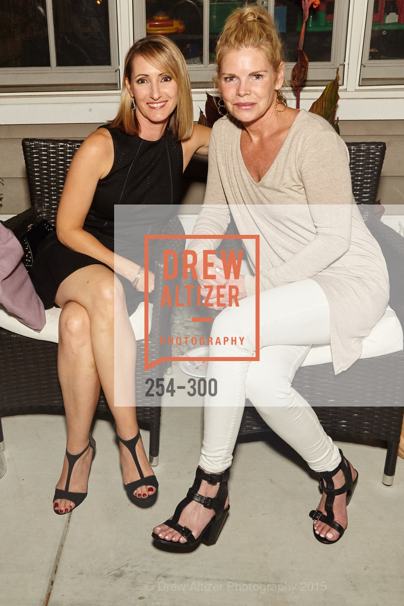 Melissa Schwartz, Laura Saunders, Breast Cancer Awareness Fund Presents This Old Bag Silicon Valley Preview Party, Private Residence, September 19th, 2015,Drew Altizer, Drew Altizer Photography, full-service agency, private events, San Francisco photographer, photographer california