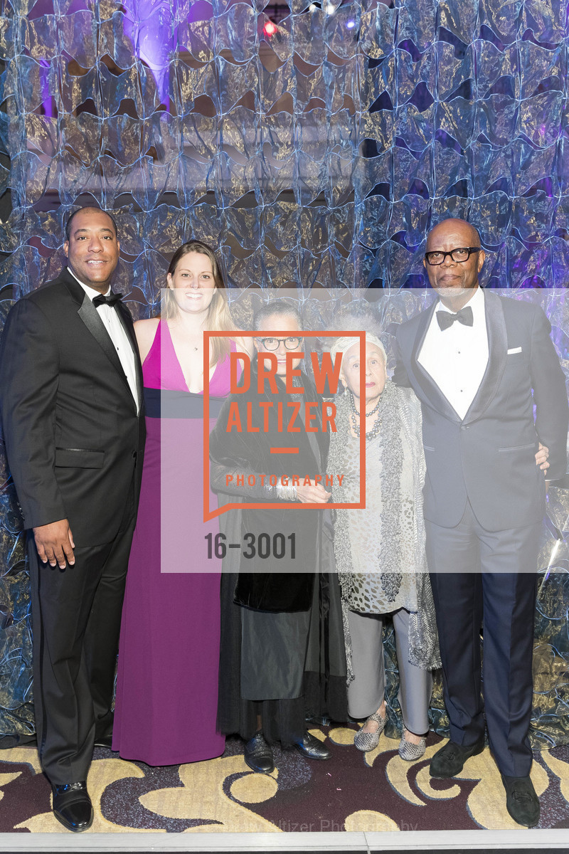 Eric Reed, Michelle Reed, Cheryl Ward, Betye Saar, Charles Ward, MoAD's 2017 Afropolitan Ball, Fairmont Hotel. 950 Mason St SF, Photo #16-3001 Eric Reed, Michelle Reed, Cheryl Ward, Betye Saar, Charles Ward, Photo #16-3001