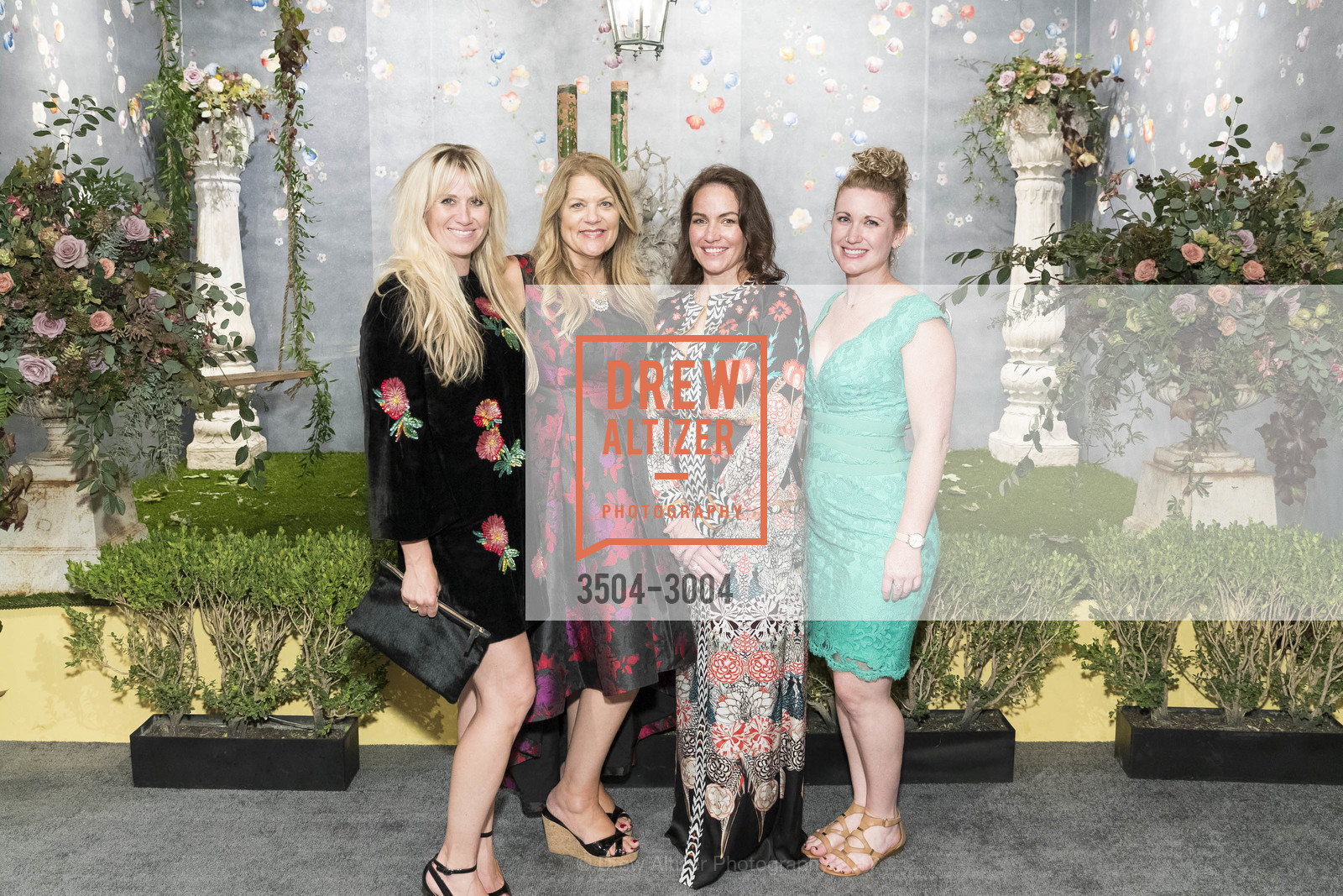 Maija Markula, Robin Merwin, Krista Coupar, Kate Kelly, The San Francisco Fall Art & Antiques Show Opening Night Preview Gala, Fort Mason Center, Festival Pavilion. 2 Marina Blvd, San Francisco, CA 94123, October 25th, 2017, Photo #3504-3004 Maija Markula, Robin Merwin, Krista Coupar, Kate Kelly, Photo #3504-3004
