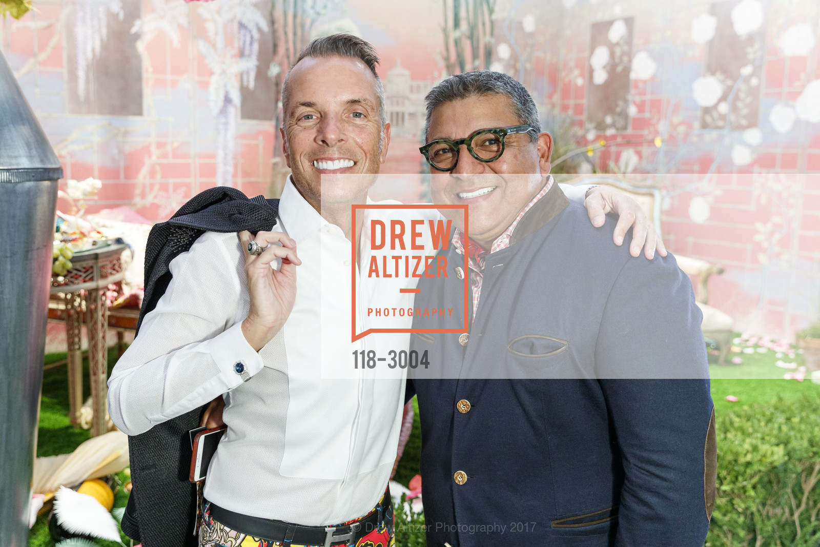 Roman Gronkowski, Riccardo Benavides, The San Francisco Fall Art & Antiques Show Opening Night Preview Gala, Fort Mason Center, Festival Pavilion. 2 Marina Blvd, San Francisco, CA 94123, October 25th, 2017, Photo #118-3004 Roman Gronkowski, Riccardo Benavides, Photo #118-3004