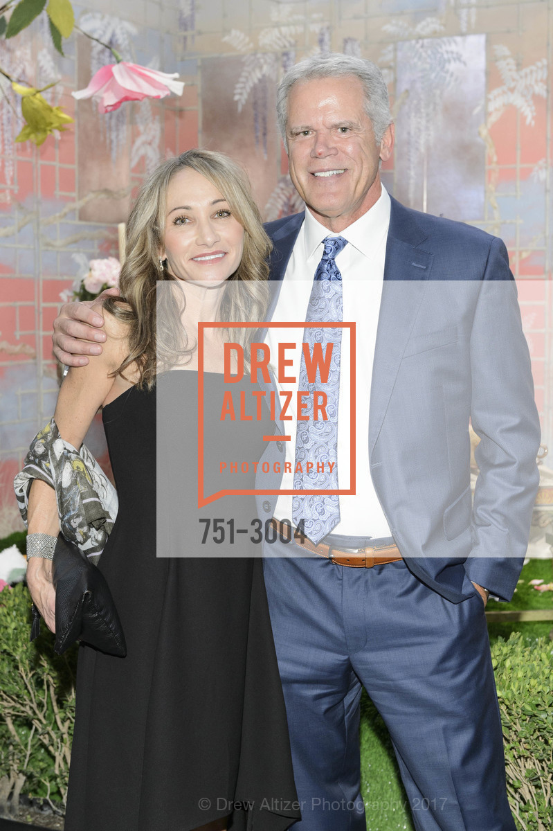 Paige Mulvey, Michael Smith, The San Francisco Fall Art & Antiques Show Opening Night Preview Gala, Fort Mason Center, Festival Pavilion. 2 Marina Blvd, San Francisco, CA 94123, October 25th, 2017, Photo #751-3004 Paige Mulvey, Michael Smith, Photo #751-3004