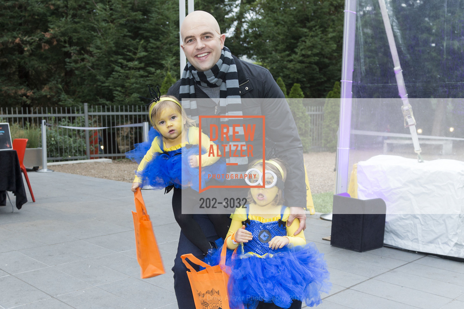 Robin Brinckerhoff, Reese Brinckerhoff, Isabelle Brinckerhoff, SuperNatural Halloween 2017, California Academy of Sciences, October 28th, 2017, Photo #202-3032 Robin Brinckerhoff, Reese Brinckerhoff, Isabelle Brinckerhoff, Photo #202-3032