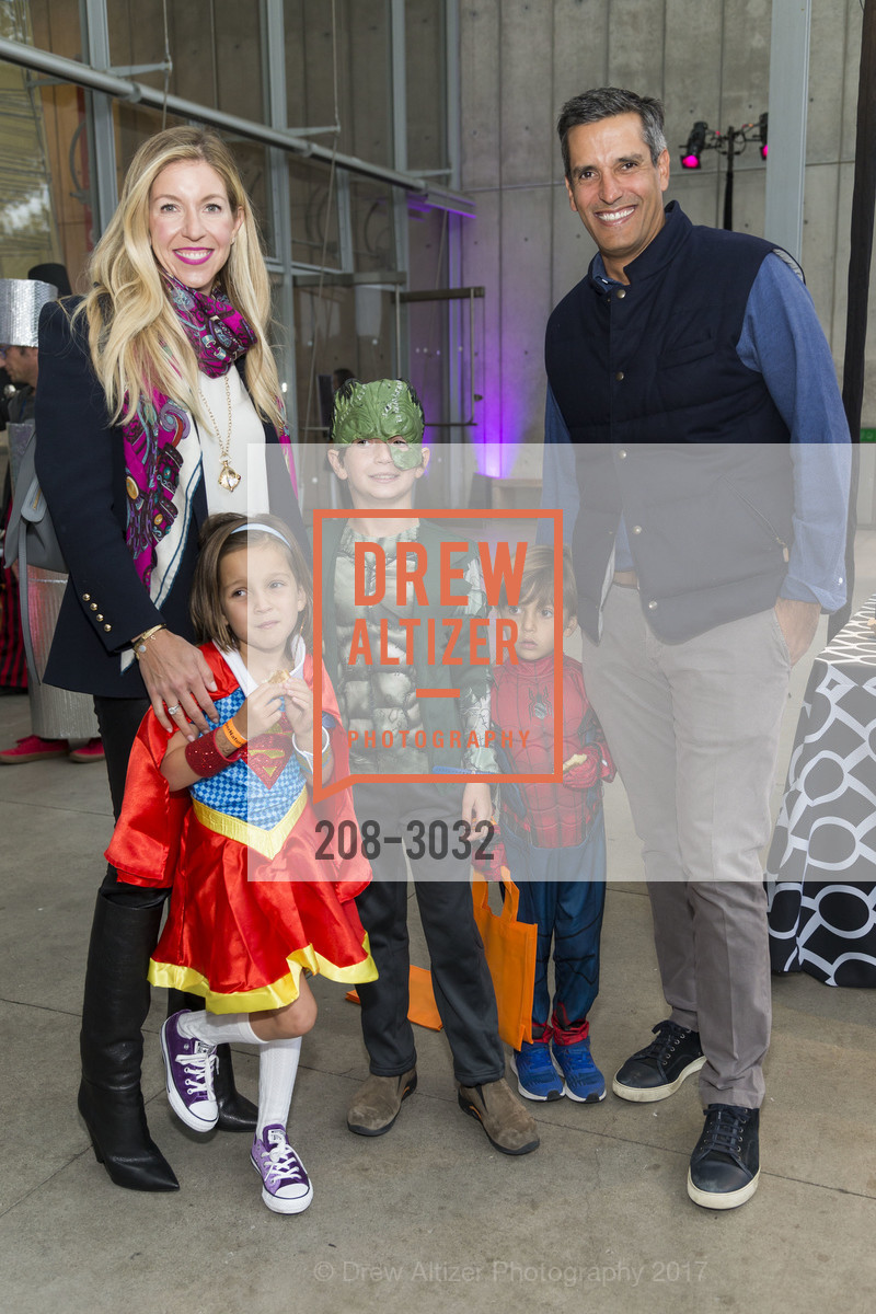 Jane Gruber, Wyatt Gruber, Griffin Gruber, Nina Gruber, Johnny Gruber, SuperNatural Halloween 2017, California Academy of Sciences, October 28th, 2017, Photo #208-3032 Jane Gruber, Wyatt Gruber, Griffin Gruber, Nina Gruber, Johnny Gruber, Photo #208-3032