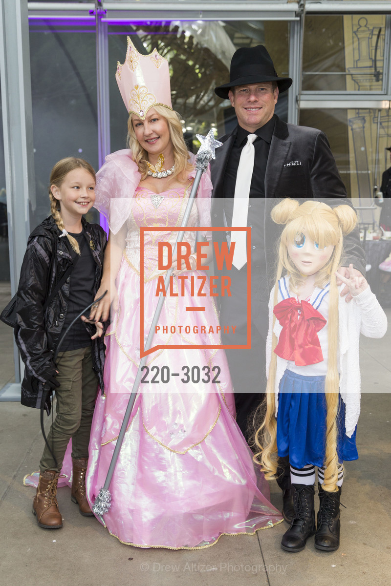 Jordan Adair, Scarlet Stephens, Brad Stephens, Vanessa Stephens, SuperNatural Halloween 2017, California Academy of Sciences, Photo #220-3032 Jordan Adair, Scarlet Stephens, Brad Stephens, Vanessa Stephens, Photo #220-3032