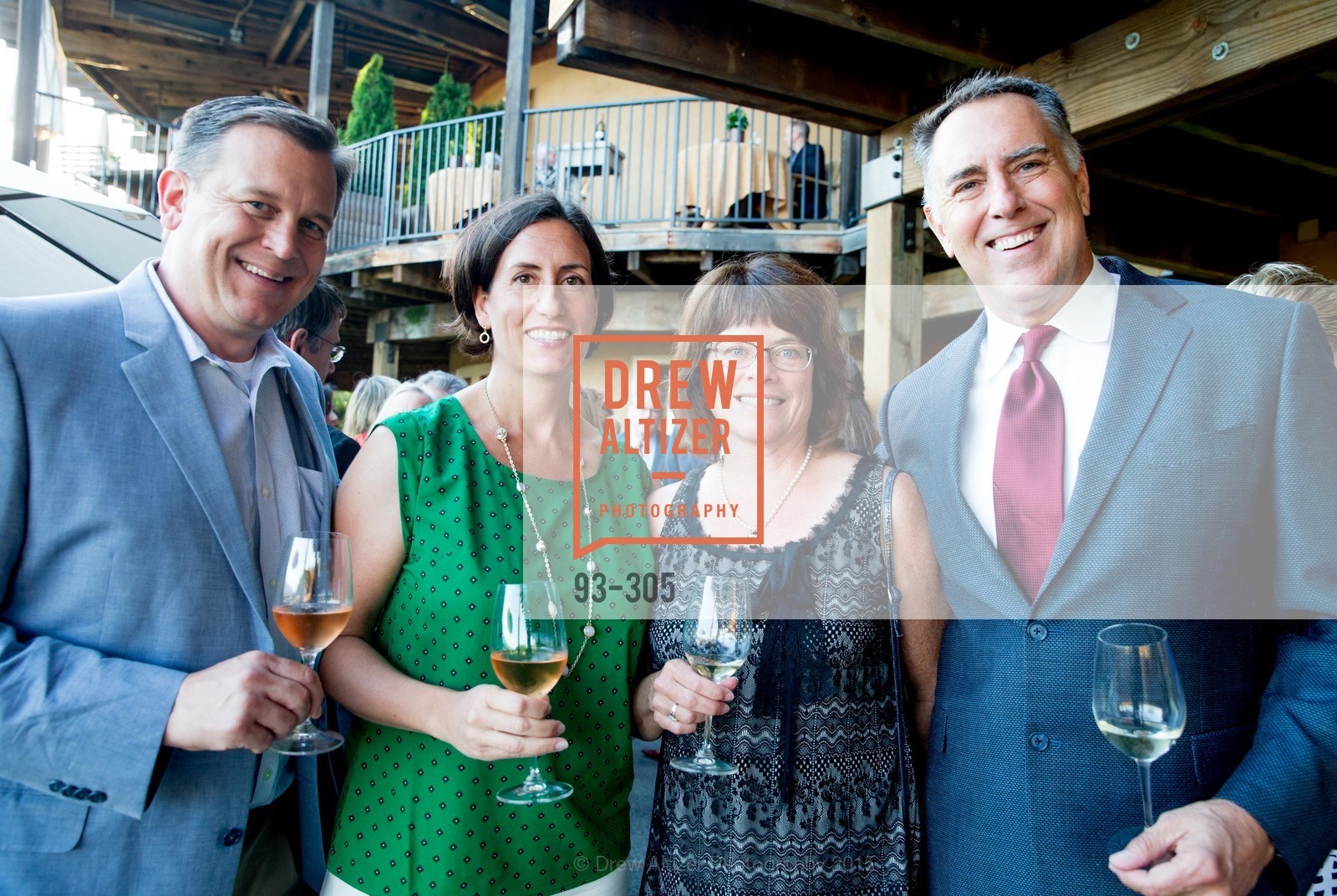 Steve Burns, Linsey Gallagher, Patsy McGaughy, Lon Gallagher, Gucci & Vogue Dinner, Auberge dr Soliel. Auberge dr Soliel, September 22nd, 2015, Photo #93-305 Steve Burns, Linsey Gallagher, Patsy McGaughy, Lon Gallagher, Photo #93-305