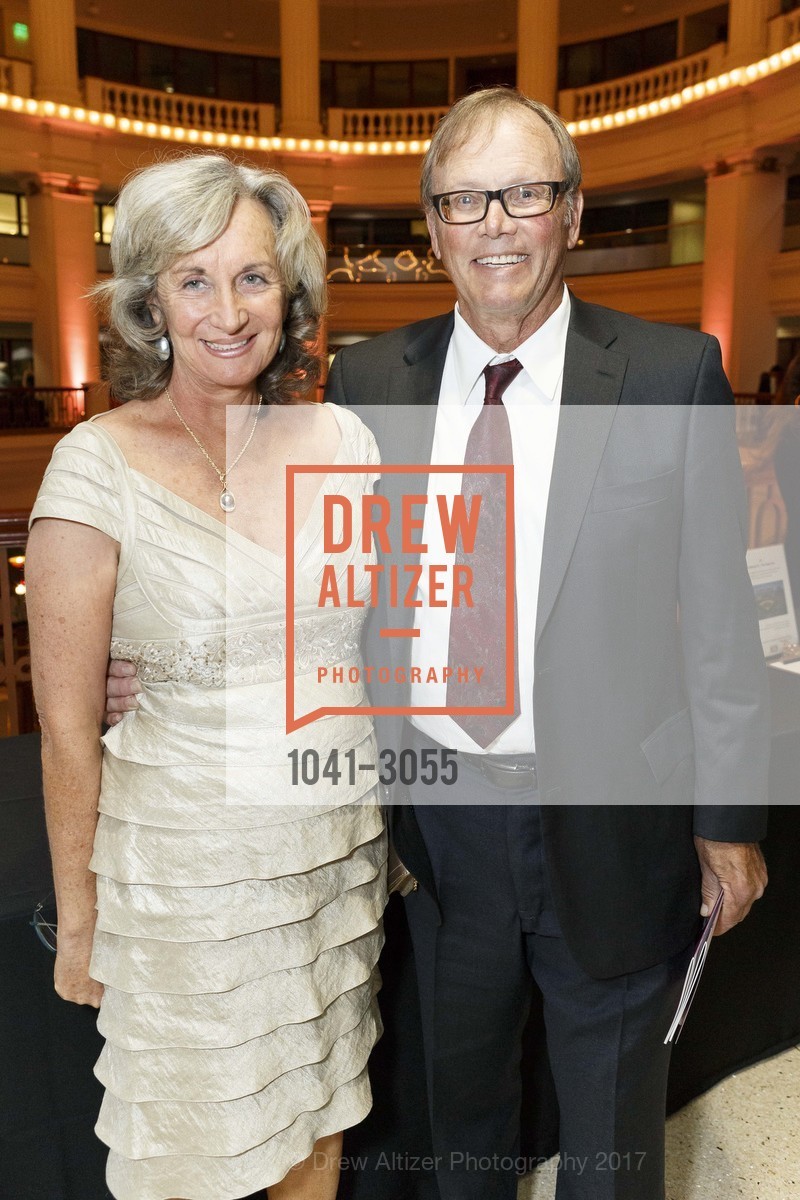 Diane Pooler, Robert Hanson, Maestro - 2017 Oakland Symphony Gala, Oakland Symphony. 300 Frank H Ogawa Plaza, Oakland, CA 94612, November 4th, 2017, Photo #1041-3055 Diane Pooler, Robert Hanson, Photo #1041-3055