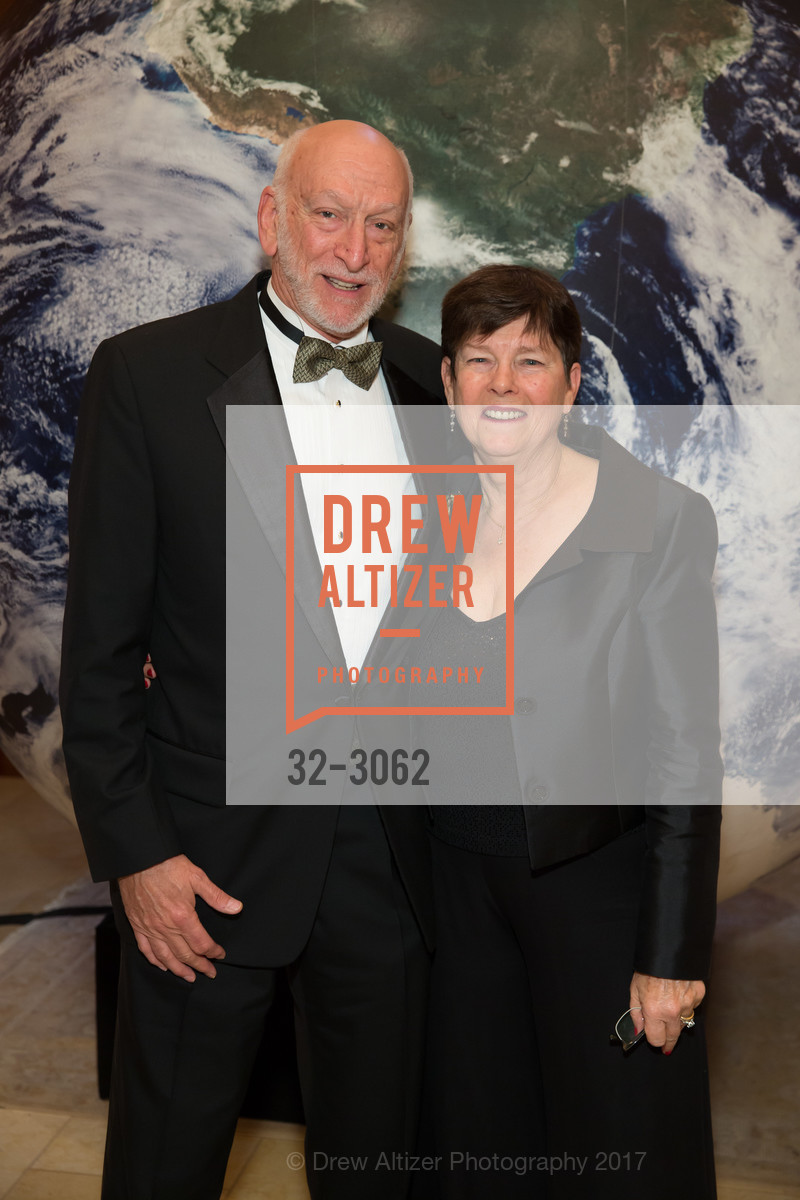 Rick Stern, Nancy Ginsburg Stern, TheatreWorks Around the World 2017, Sharon Heights Golf & Country Club. 2900 Sand Hill Road, November 4th, 2017, Photo #32-3062 Rick Stern, Nancy Ginsburg Stern, Photo #32-3062