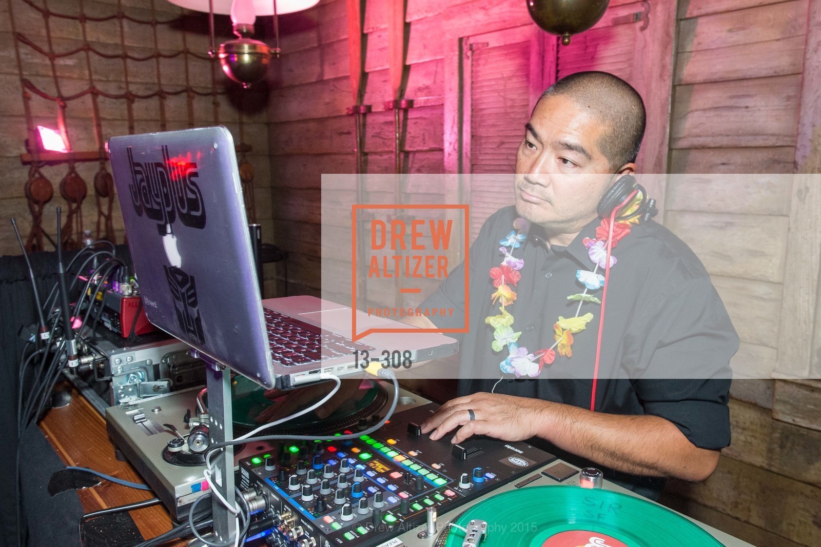 DJ, Photo #13-308