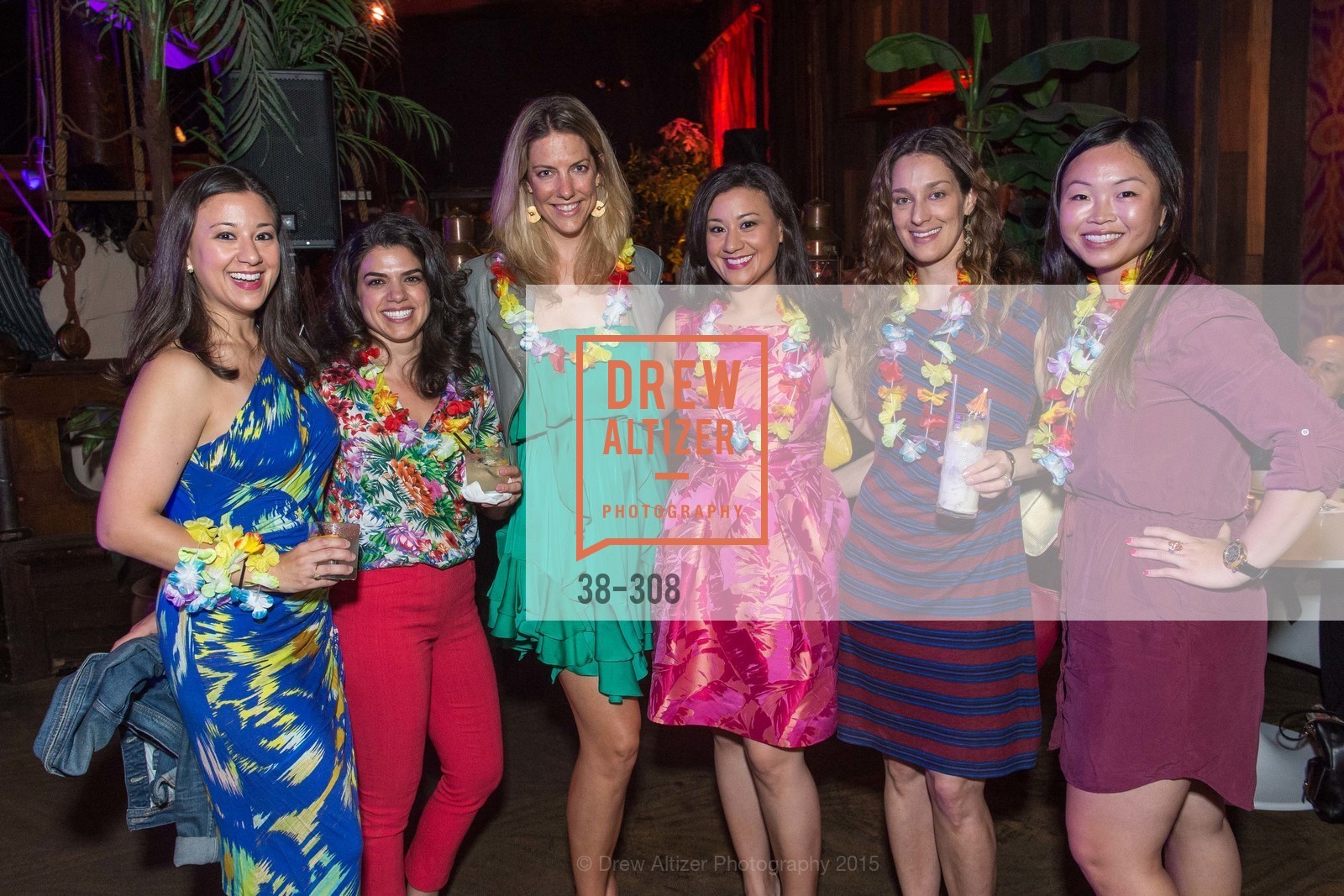 Melissa Farrar, Mary Kerriman, Kendra Jorgensen, Sheila Farrar, Brie Drever, Tiffany Mah, Gucci & Vogue Dinner, Fairmont. Fairmont, September 23rd, 2015, Photo #38-308 Melissa Farrar, Mary Kerriman, Kendra Jorgensen, Sheila Farrar, Brie Drever, Tiffany Mah, Photo #38-308