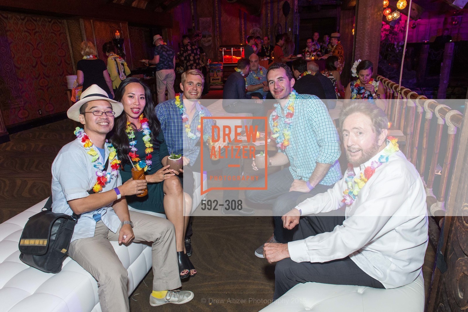 Anh Tran, Chris Hunt, Sutt Tashjian, Larry Agnew, Gucci & Vogue Dinner, Fairmont. Fairmont, September 23rd, 2015, Photo #592-308 Anh Tran, Chris Hunt, Sutt Tashjian, Larry Agnew, Photo #592-308