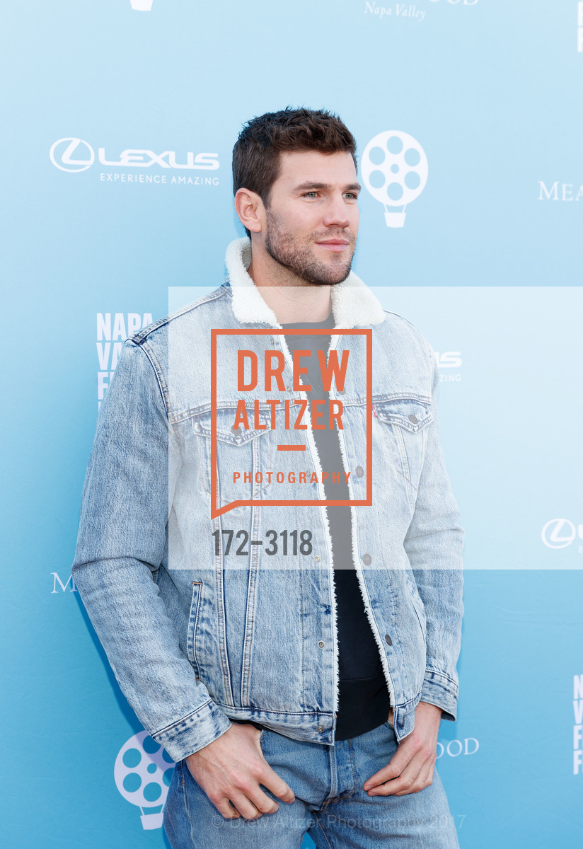 Austin Stowell, Photo #172-3118