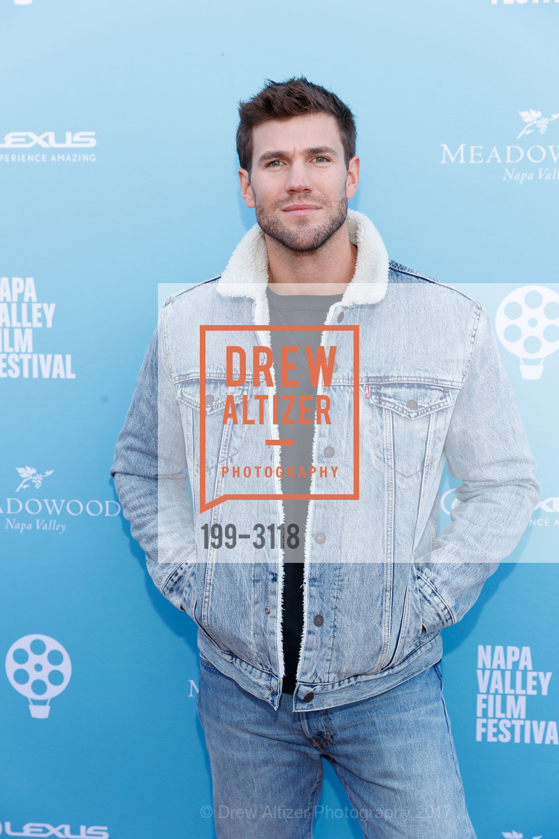 Austin Stowell, Photo #199-3118