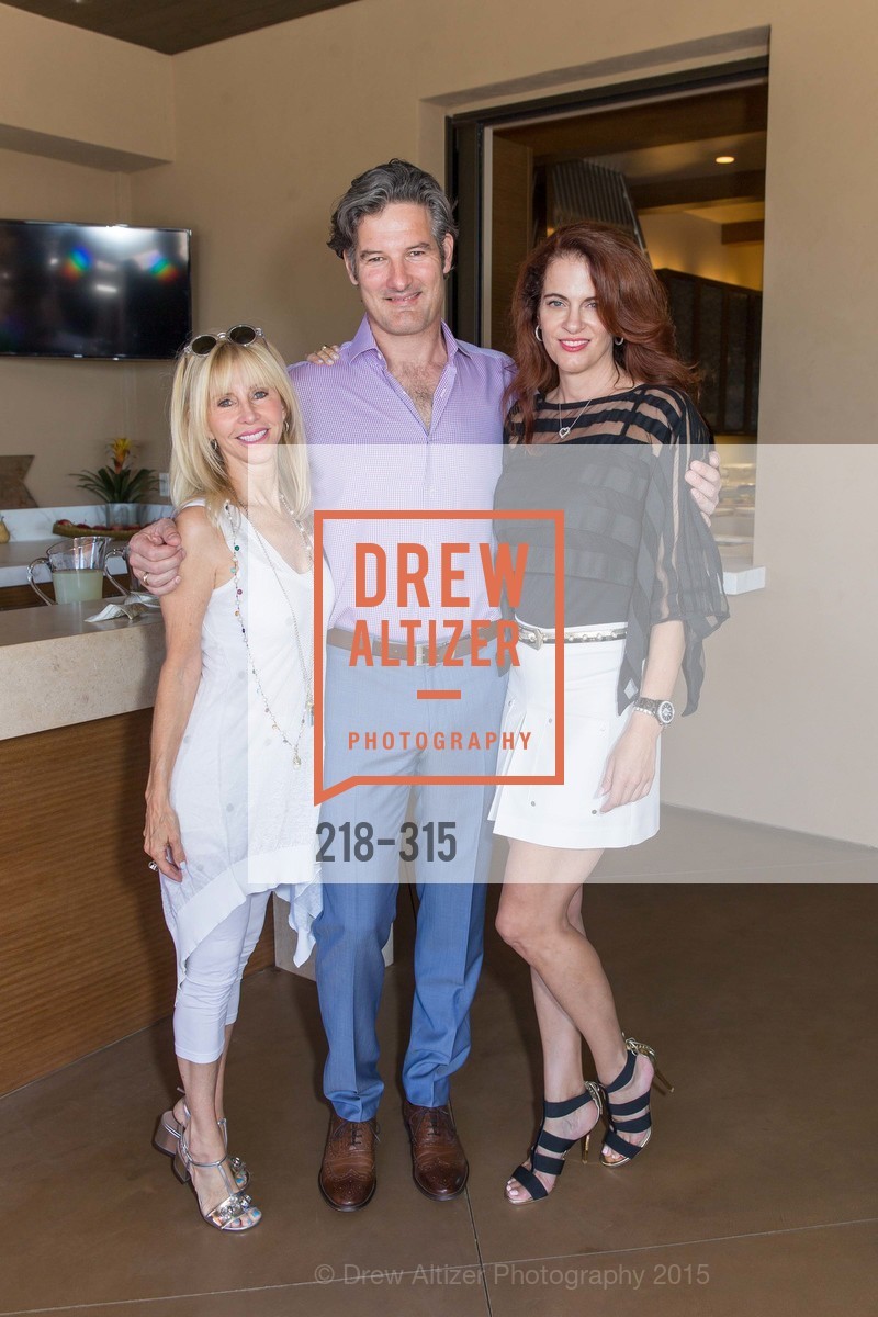 Ginger Martin, Robert Krohn, Nicole Needham, Gucci & Vogue Dinner, Round Hill. Round Hill, . 101 Rutherford Hill Road, September 26th, 2015, Photo #218-315 Ginger Martin, Robert Krohn, Nicole Needham, Photo #218-315