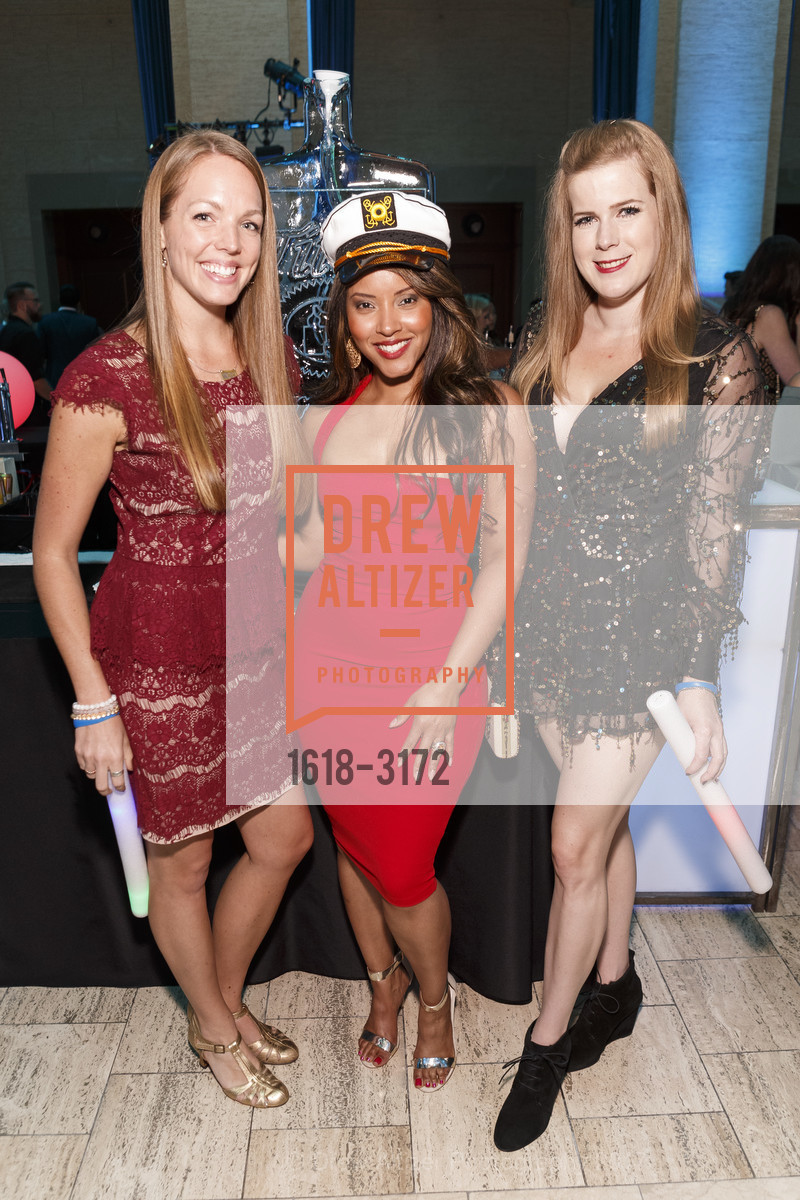 Merissa Lesnick, Jazmin Perez, Megan Gilbert, St. Francis Foundation's White Caps & Night Caps 2017, Benetly Reserve. 301 Battery Street United States, November 18th, 2017, Photo #1618-3172 Merissa Lesnick, Jazmin Perez, Megan Gilbert, Photo #1618-3172