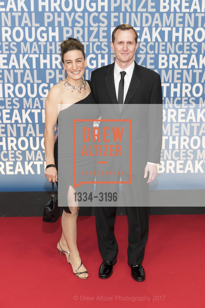 Loretta Hidalgo Whitesides, George Whitesides, 6th Annual BREAKTHROUGH PRIZE Red Carpet Arrivals, Moffett Federal Airfield, Hangar One, December 3rd, 2017, Photo #1334-3196 Loretta Hidalgo Whitesides, George Whitesides, Photo #1334-3196