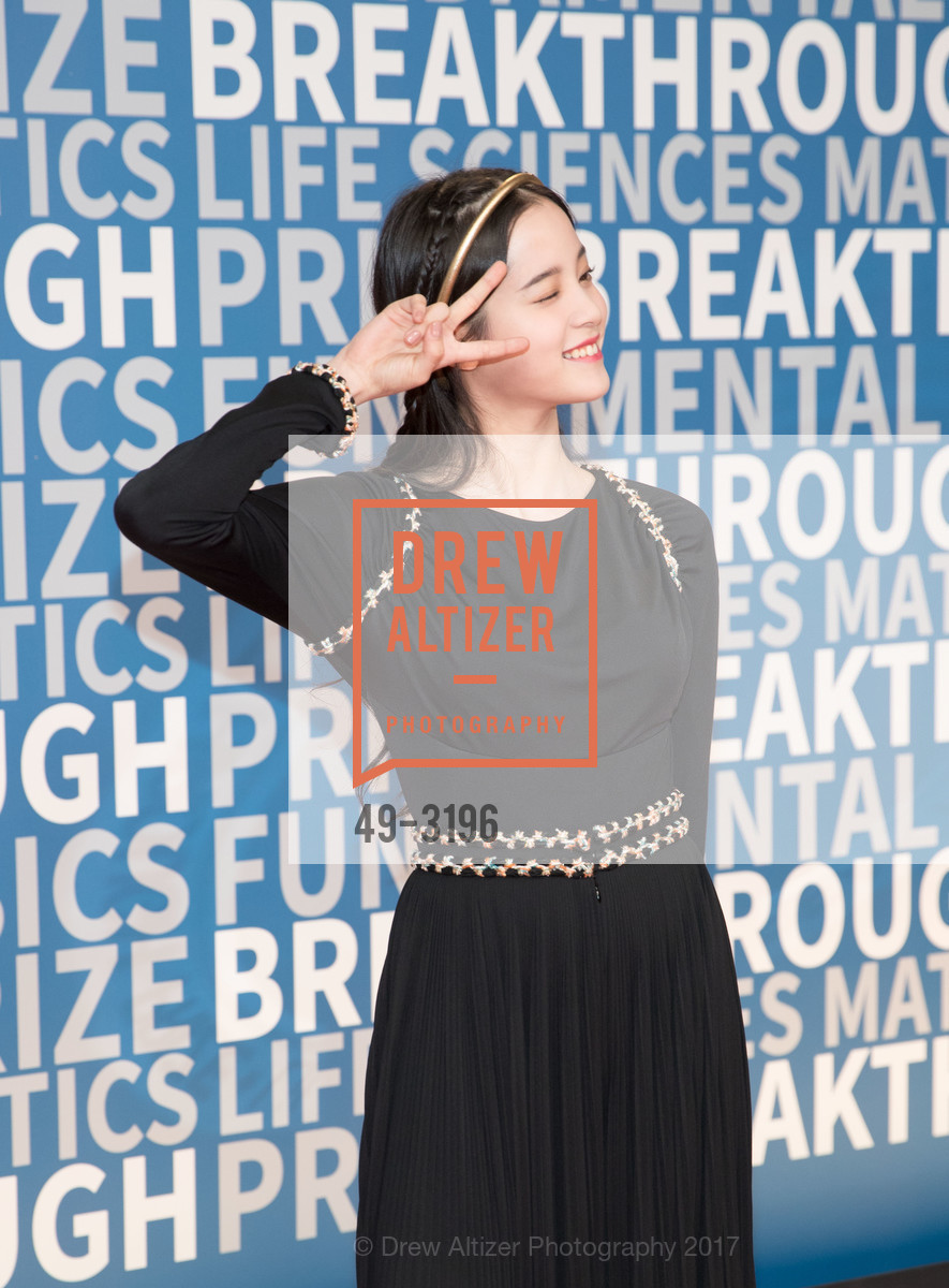 Nana Ou-Yang, 6th Annual BREAKTHROUGH PRIZE Red Carpet Arrivals, Moffett Federal Airfield, Hangar One, December 3rd, 2017, Photo #49-3196 Nana Ou-Yang, Photo #49-3196