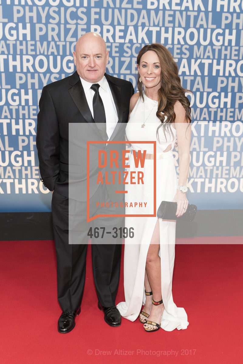 Scott Kelly, Amiko Kauderer, 6th Annual BREAKTHROUGH PRIZE Red Carpet Arrivals, Moffett Federal Airfield, Hangar One, December 3rd, 2017, Photo #467-3196 Scott Kelly, Amiko Kauderer, Photo #467-3196