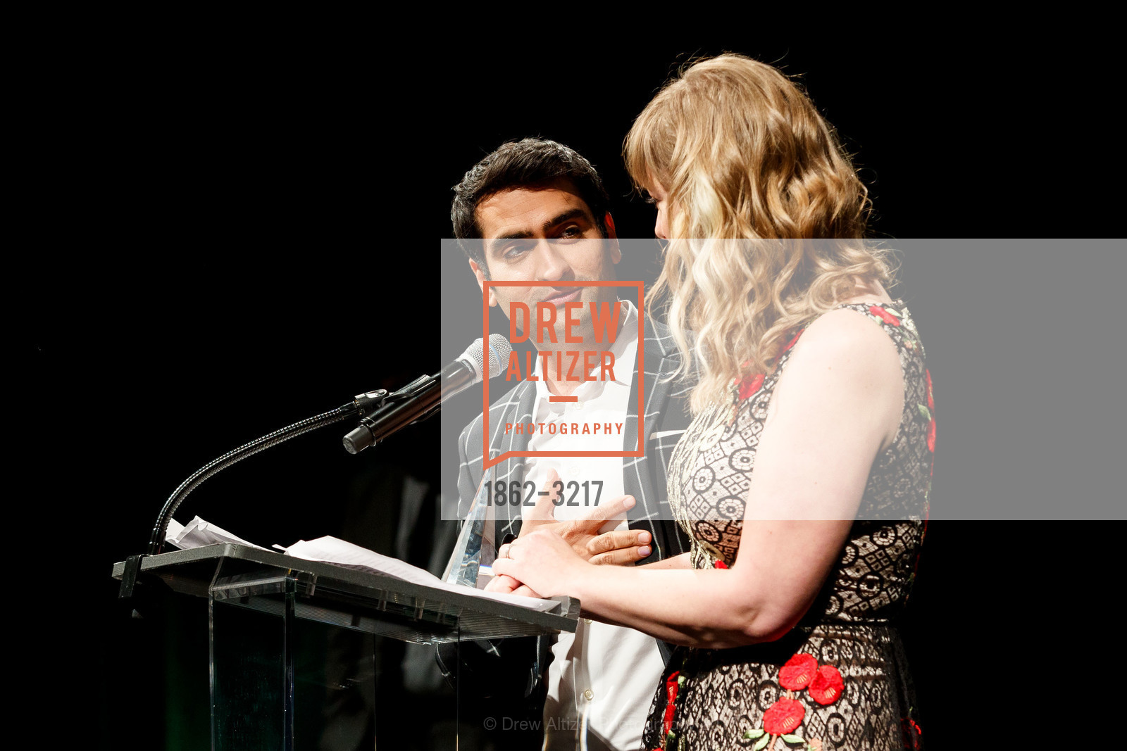Kumail Nanjiani, Emily V. Gordon, SFFILM Awards Night 2017, Palace of Fine Arts. 3301 Lyon Street, December 5th, 2017, Photo #1862-3217 Kumail Nanjiani, Emily V. Gordon, Photo #1862-3217