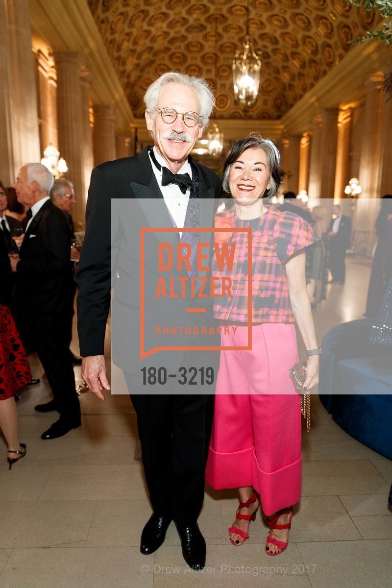 Karl Lindberg, Nafiseh Lindberg, Dinner on the Opera House Stage 2017, War Memorial Opera House, December 4th, 2017, Photo #180-3219 Karl Lindberg, Nafiseh Lindberg, Photo #180-3219