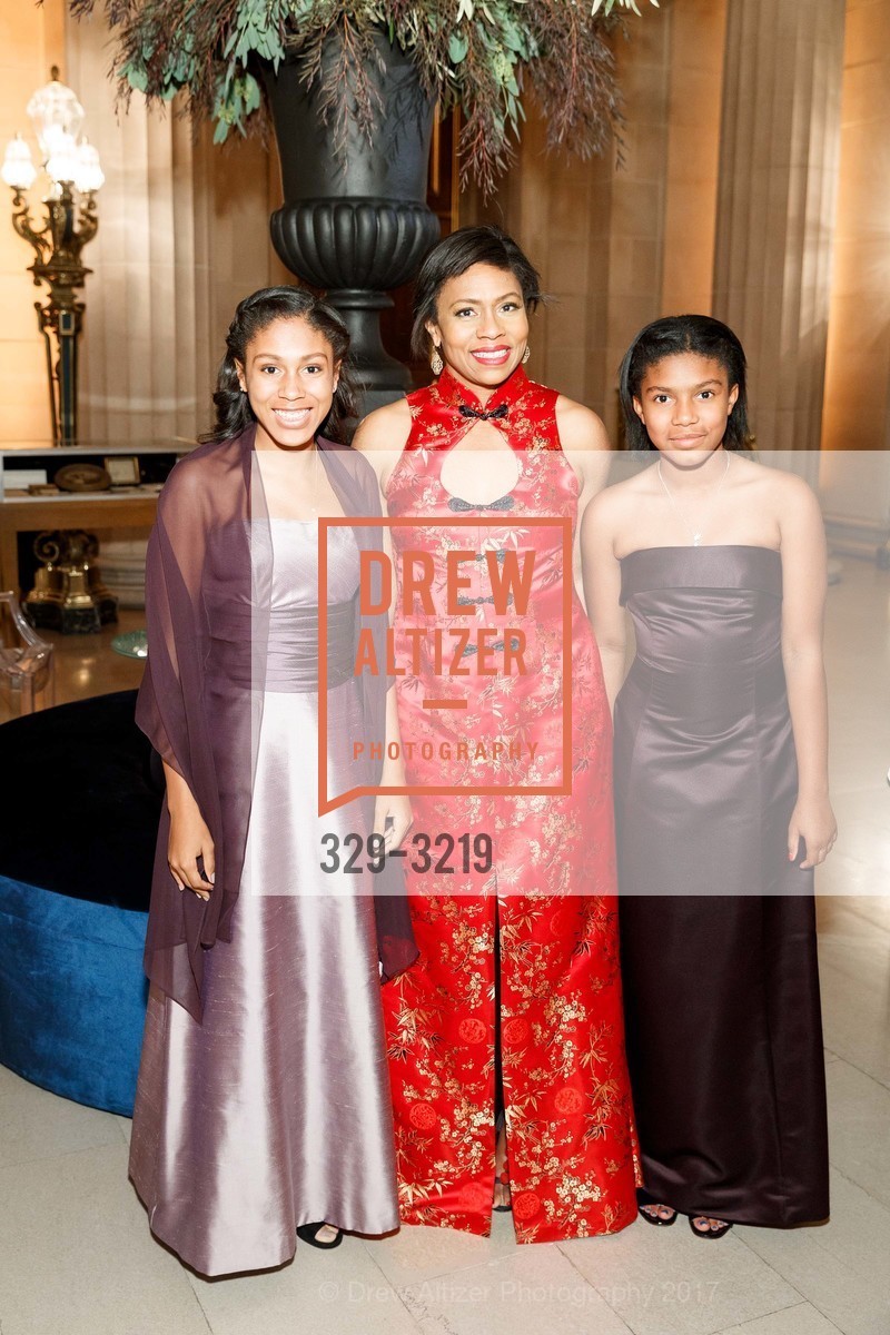 Maya Lane, Danielle Lane, Caitlin Lane, Dinner on the Opera House Stage 2017, War Memorial Opera House, December 4th, 2017, Photo #329-3219 Maya Lane, Danielle Lane, Caitlin Lane, Photo #329-3219