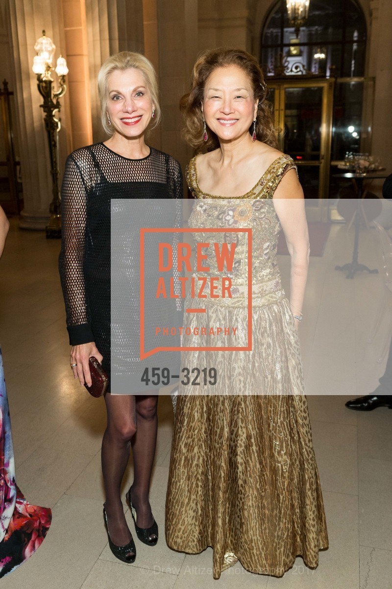 Cynthia Schreuder Kalev, Olivia Decker, Dinner on the Opera House Stage 2017, War Memorial Opera House, December 4th, 2017, Photo #459-3219 Cynthia Schreuder Kalev, Olivia Decker, Photo #459-3219